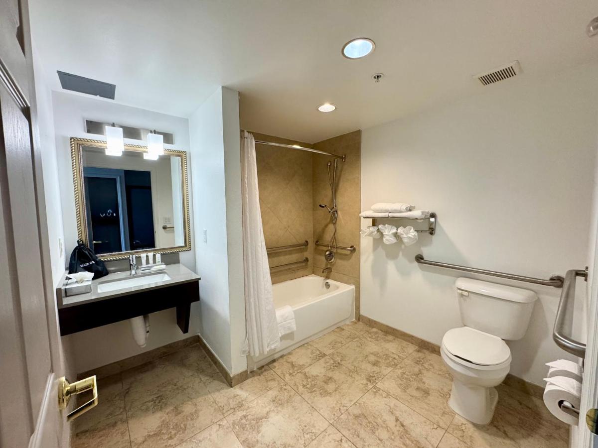 King Room - Disability Access/Non-Smoking at Country Inn & Suites by Radisson, Port Charlotte, FL