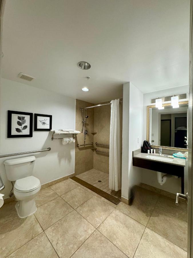 King Room with Roll-in Shower - Disability Access/Non-Smoking at Country Inn & Suites by Radisson, Port Charlotte, FL