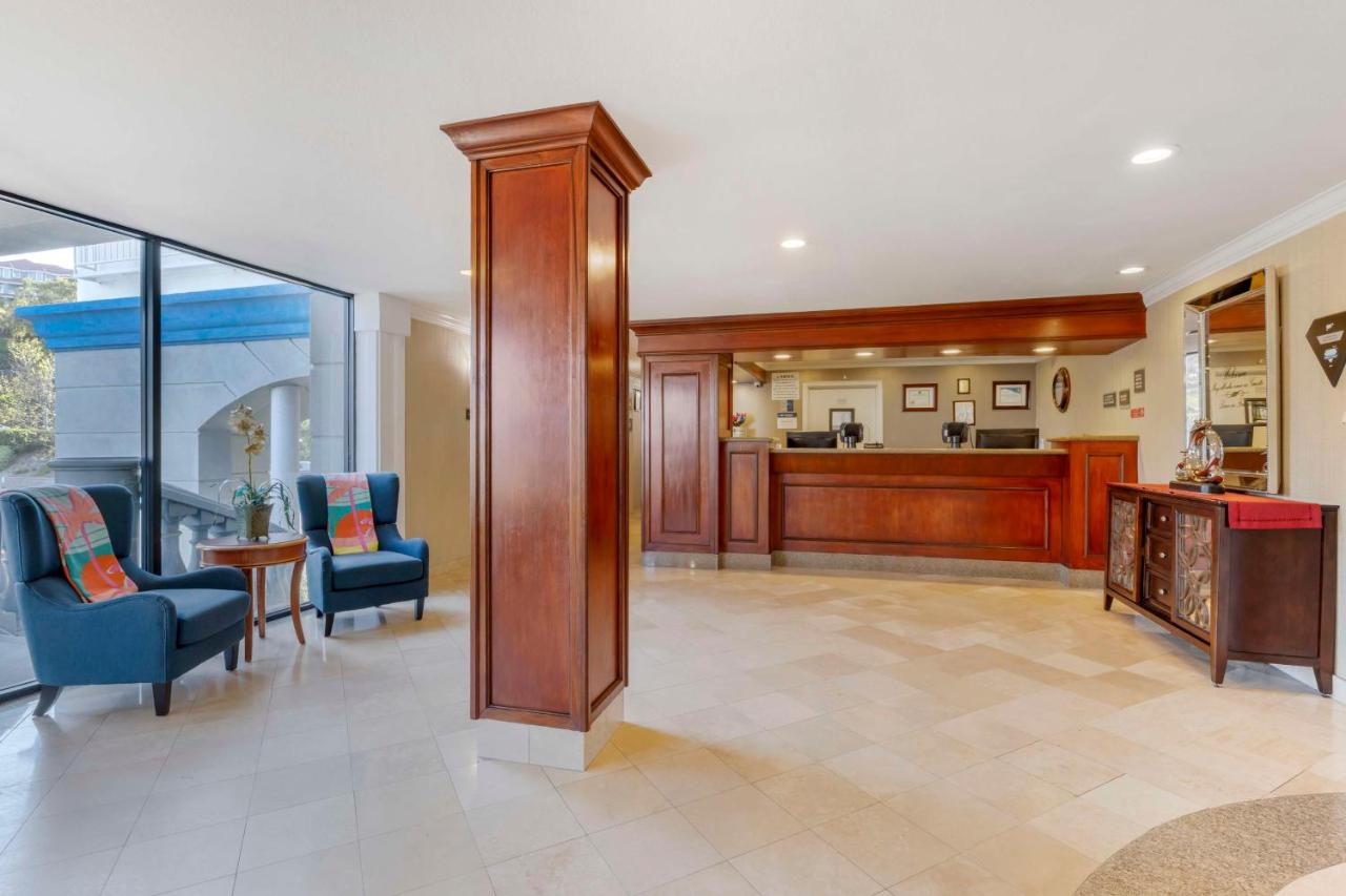 | Best Western Plus Marina Shores Hotel