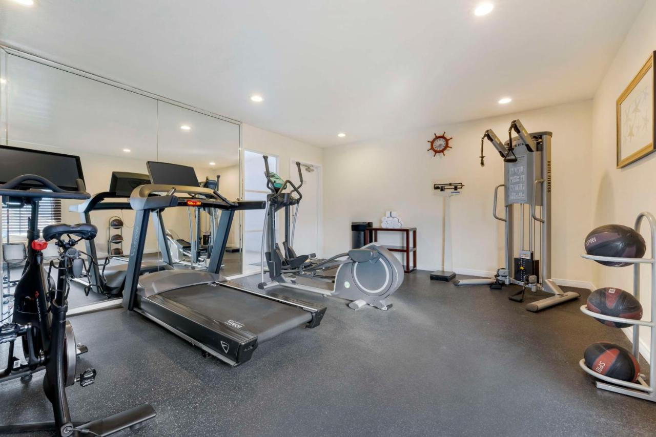 | Best Western Plus Marina Shores Hotel