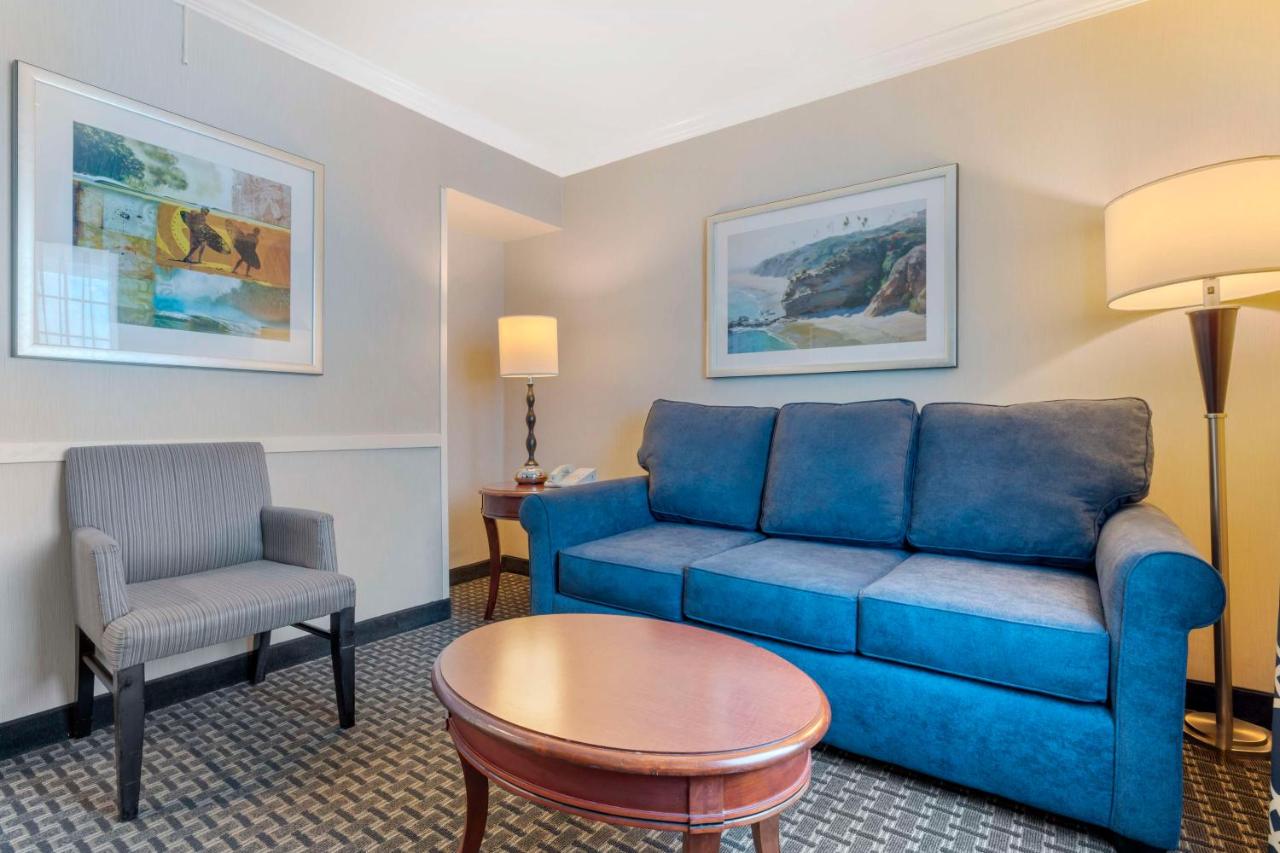 King Suite with Sofabed - Disability Access - Non Smoking at Best Western Plus Marina Shores Hotel