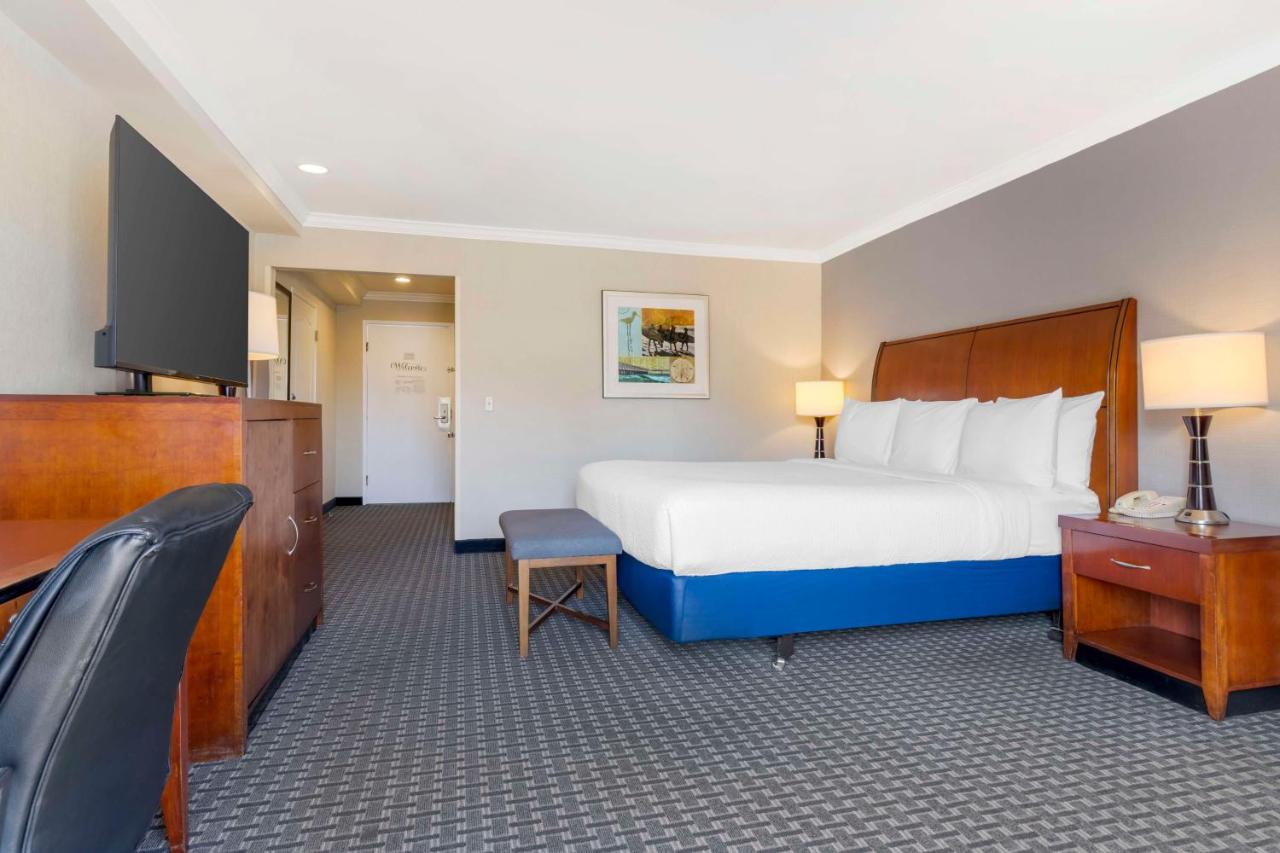 | Best Western Plus Marina Shores Hotel
