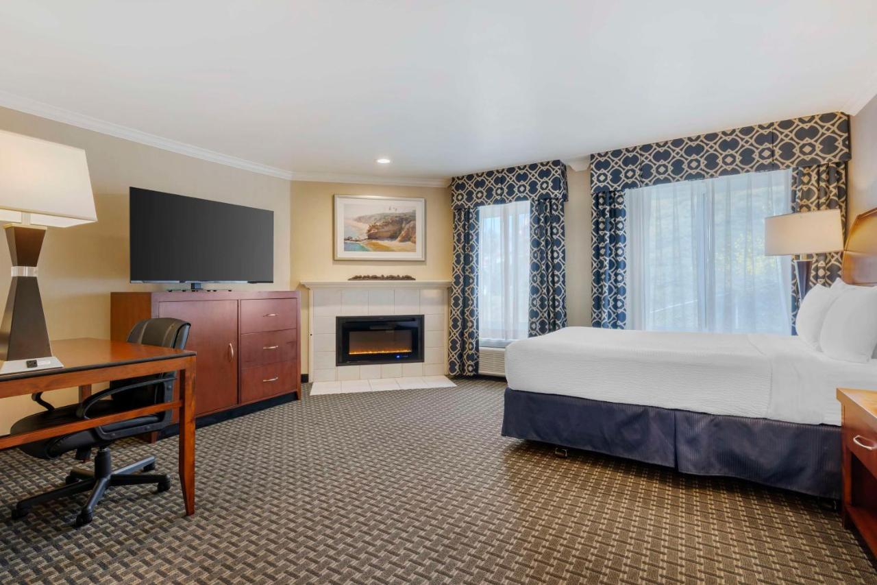 | Best Western Plus Marina Shores Hotel