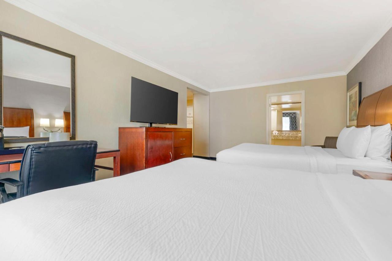 Deluxe Queen Room with Two Queen Beds - Non-Smoking at Best Western Plus Marina Shores Hotel