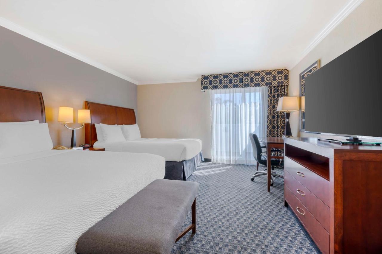 | Best Western Plus Marina Shores Hotel