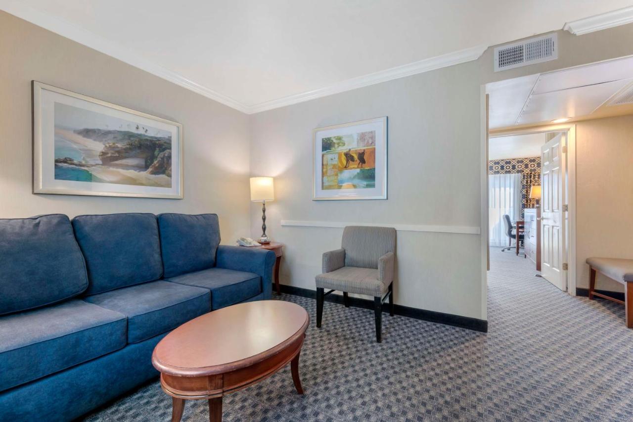 Queen Suite with Sofa Bed - Non-Smoking at Best Western Plus Marina Shores Hotel
