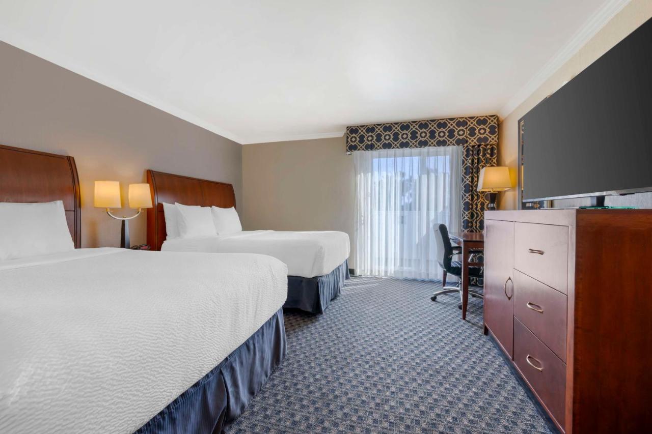 Queen Suite with Sofa Bed - Non-Smoking at Best Western Plus Marina Shores Hotel