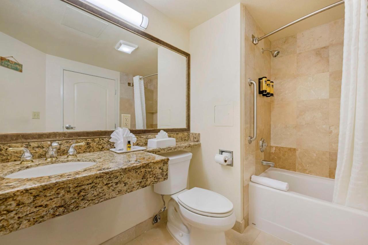 Deluxe King Room - Non-Smoking at Best Western Plus Marina Shores Hotel