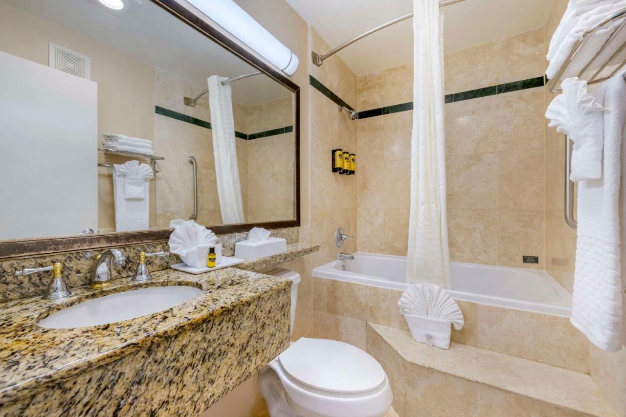 Queen Suite with Sofa Bed - Non-Smoking at Best Western Plus Marina Shores Hotel
