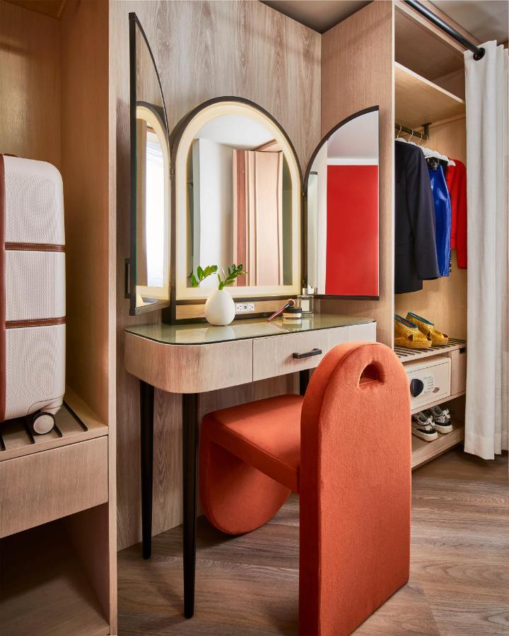1 King Bed + 2 Queen Beds, Ruby Chamber Tower at Virgin Hotels Las Vegas, Curio Collection by Hilton