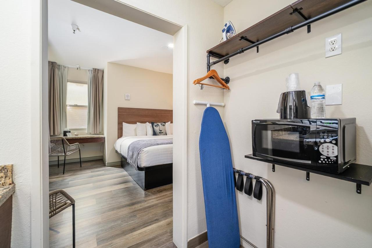 Queen Room - Disability Access/Non-Smoking at Urban Boutique Hotel