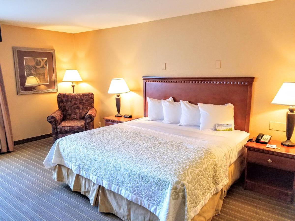 | Days Inn by Wyndham Windsor Locks / Bradley Intl Airport