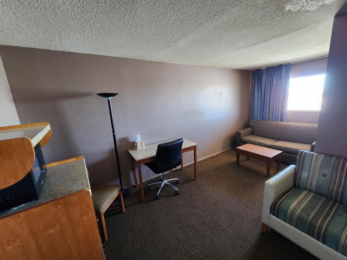 | Satellite Inn