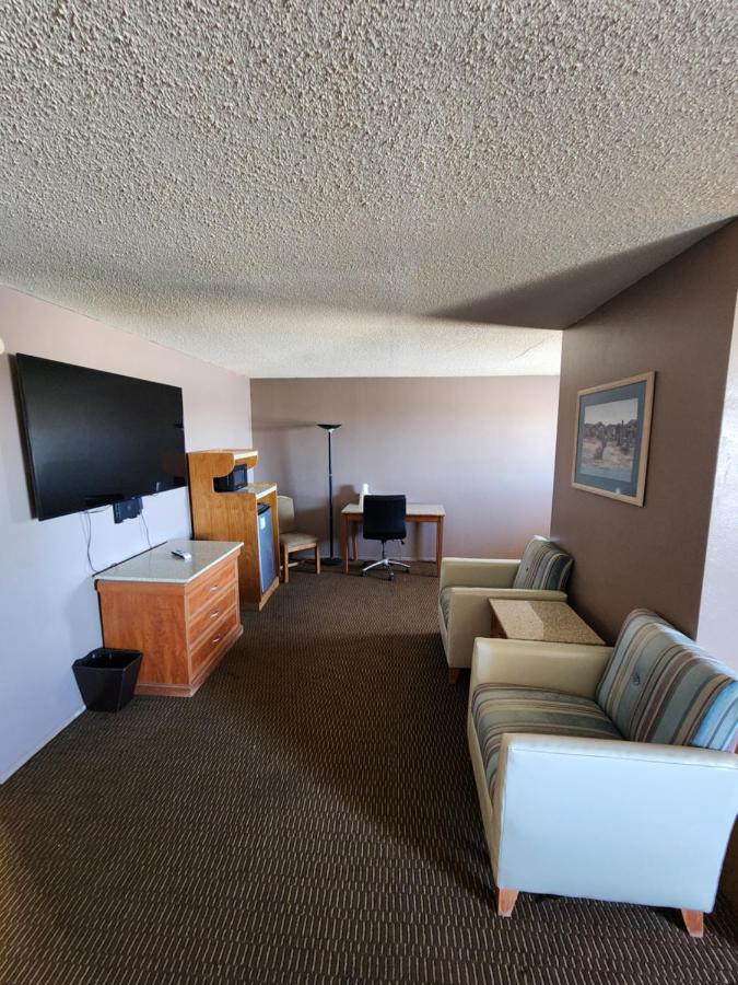 | Satellite Inn