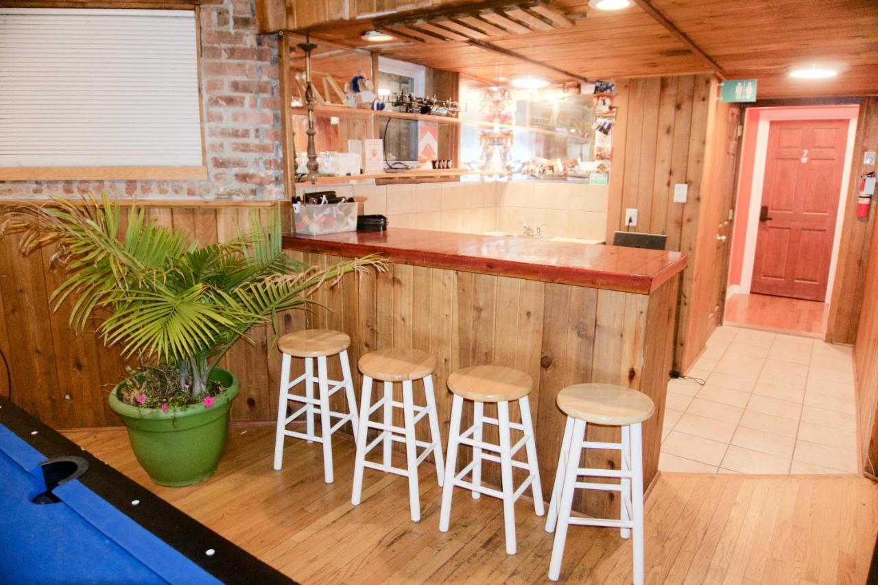 | Wrigley Hostel - Chicago