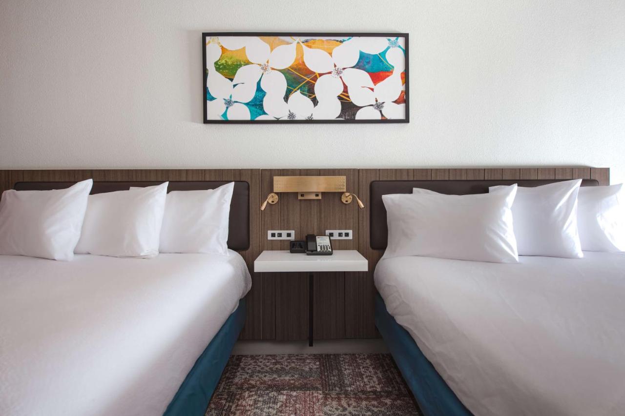 Premium Queen Room with Two Queen Beds at Hilton Garden Inn Newport News