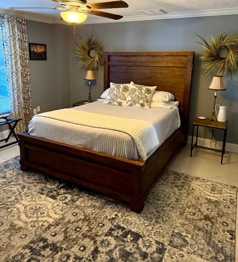 | Barren Breeze Bed and Breakfast