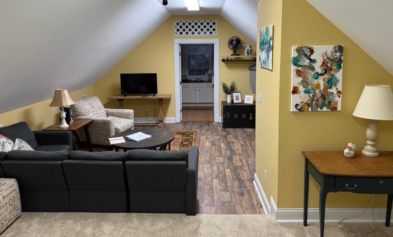 | Barren Breeze Bed and Breakfast