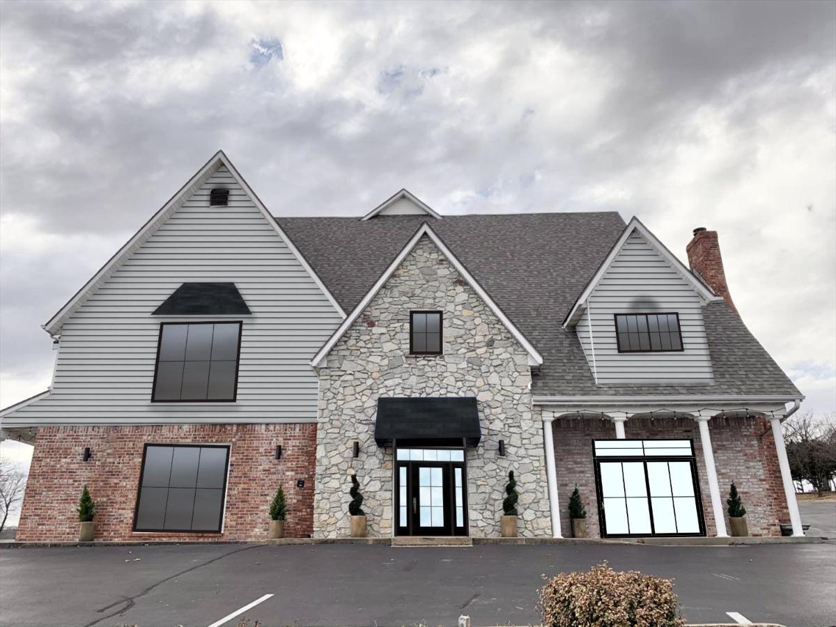 | Seven Gables Inn