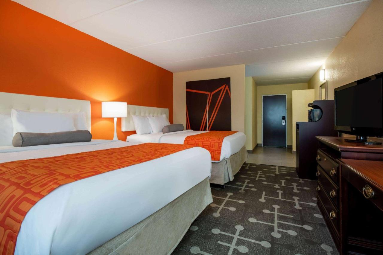 | Howard Johnson by Wyndham Saugerties
