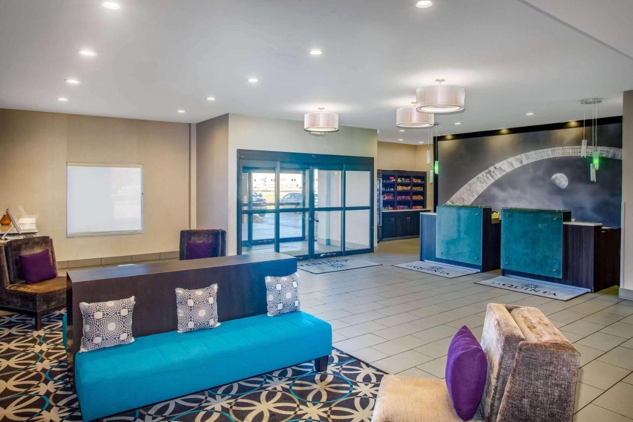 | La Quinta Inn & Suits by Wyndham Pontoon Beach IL