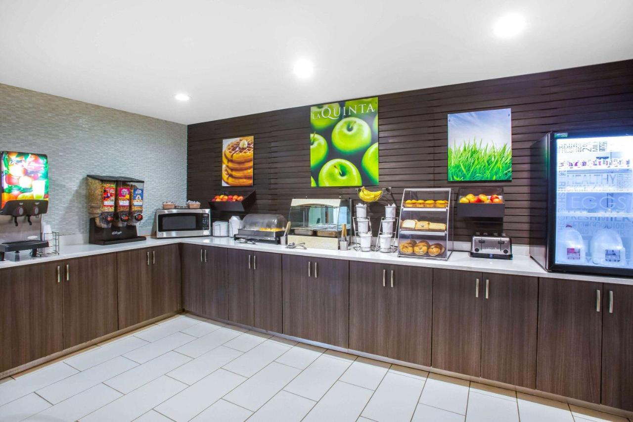 | La Quinta Inn & Suits by Wyndham Pontoon Beach IL