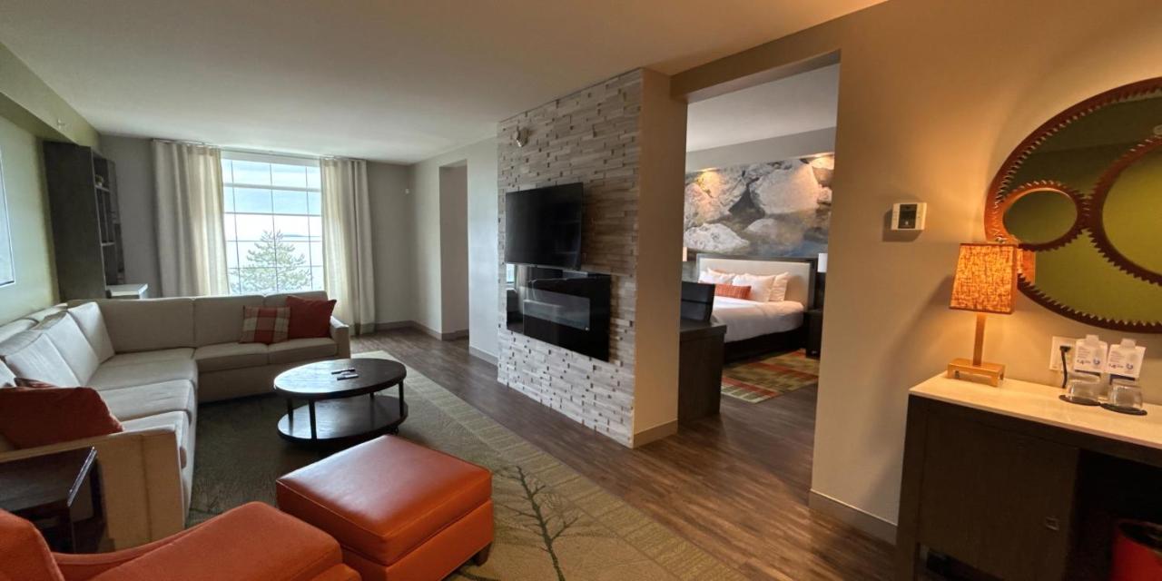 | Hotel Indigo Traverse City, an IHG Hotel