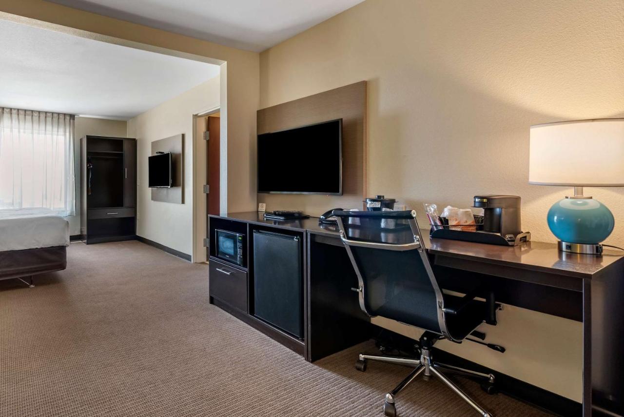 | Sleep Inn & Suites Oakley I-70