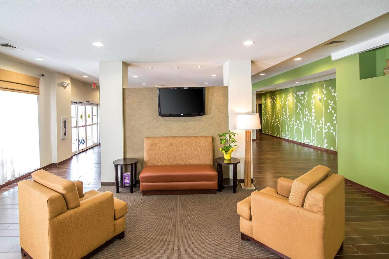 | Sleep Inn & Suites Haysville