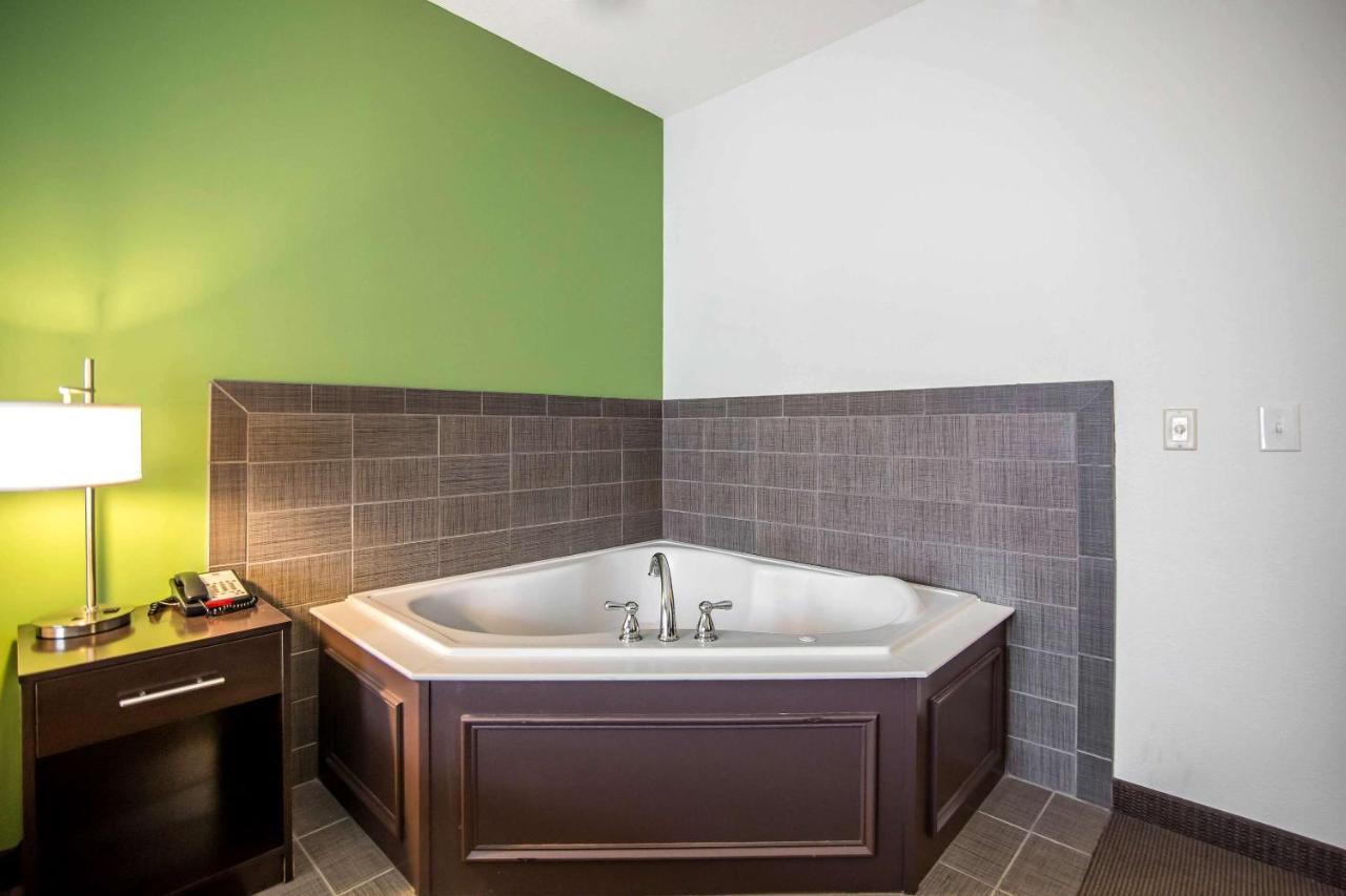 | Sleep Inn & Suites Haysville