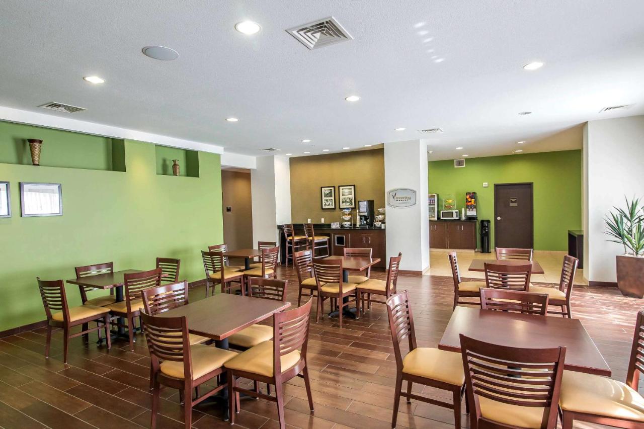 | Sleep Inn & Suites Haysville