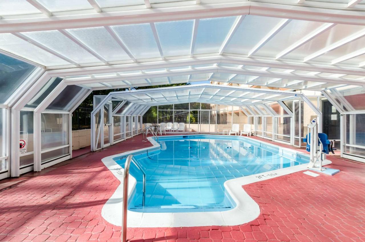 | Quality Inn West Springfield