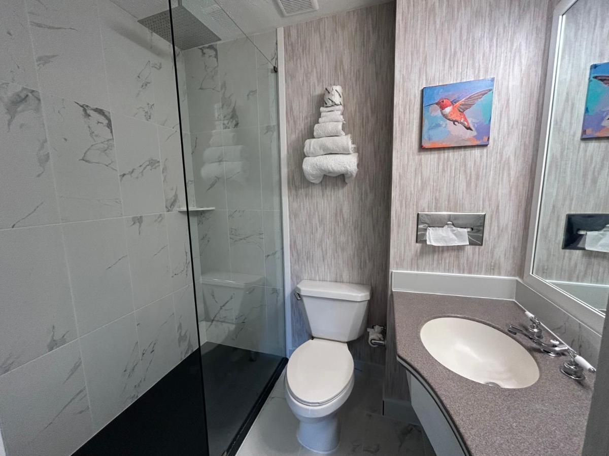 Junior Suite with Balcony at Woodbridge Inn & Tavern