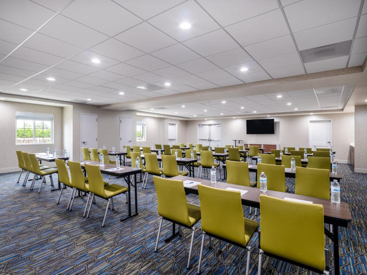 | Holiday Inn Express Lodi, an IHG Hotel