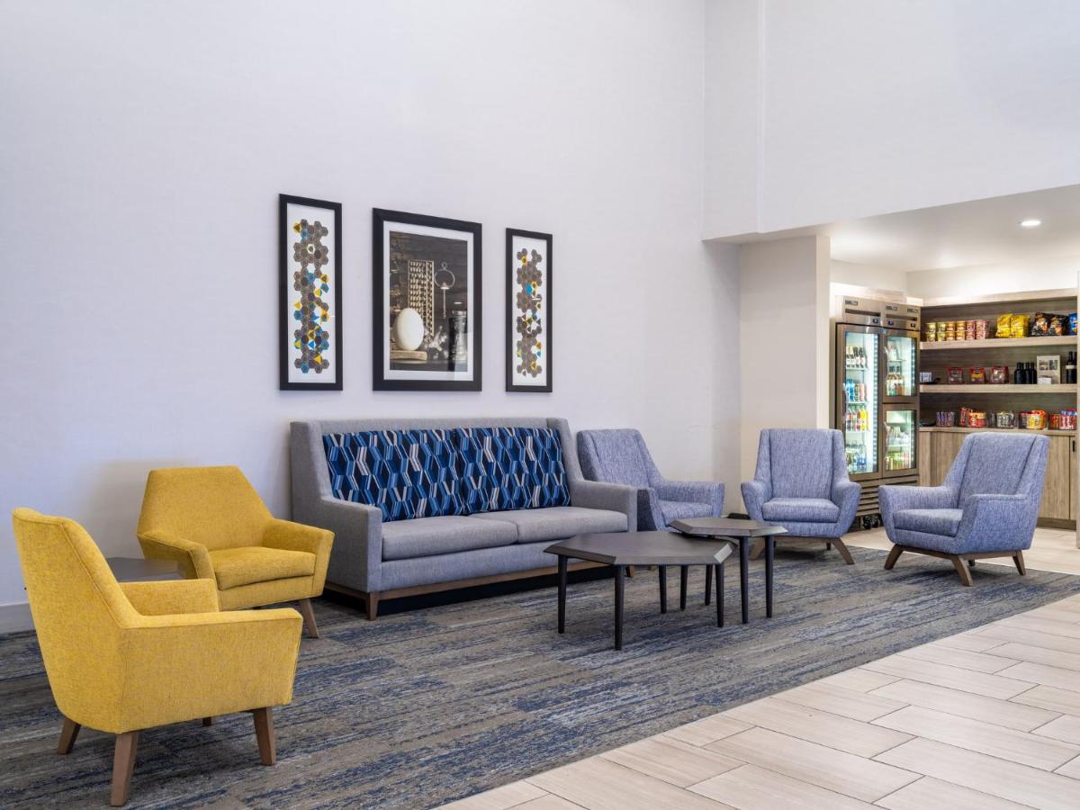 | Holiday Inn Express Lodi, an IHG Hotel