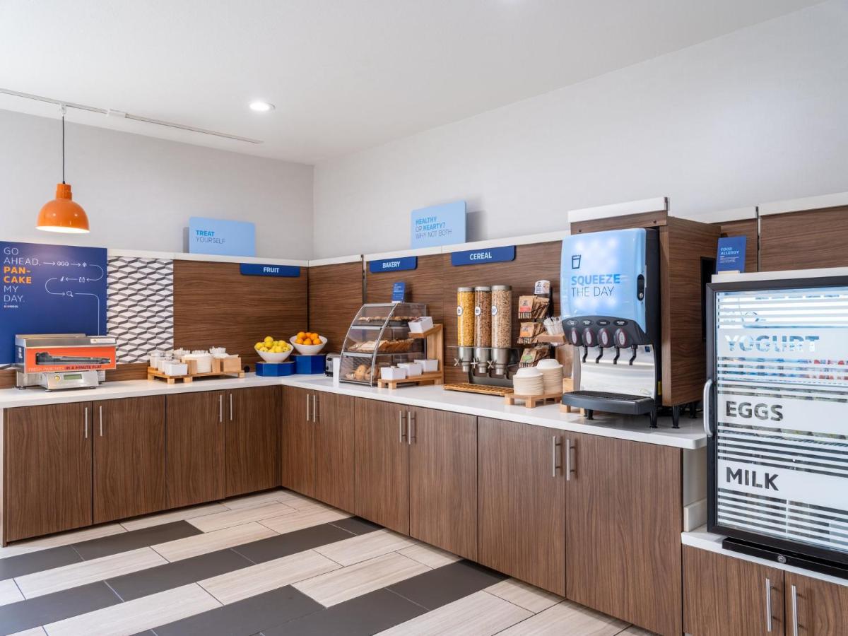 | Holiday Inn Express Lodi, an IHG Hotel