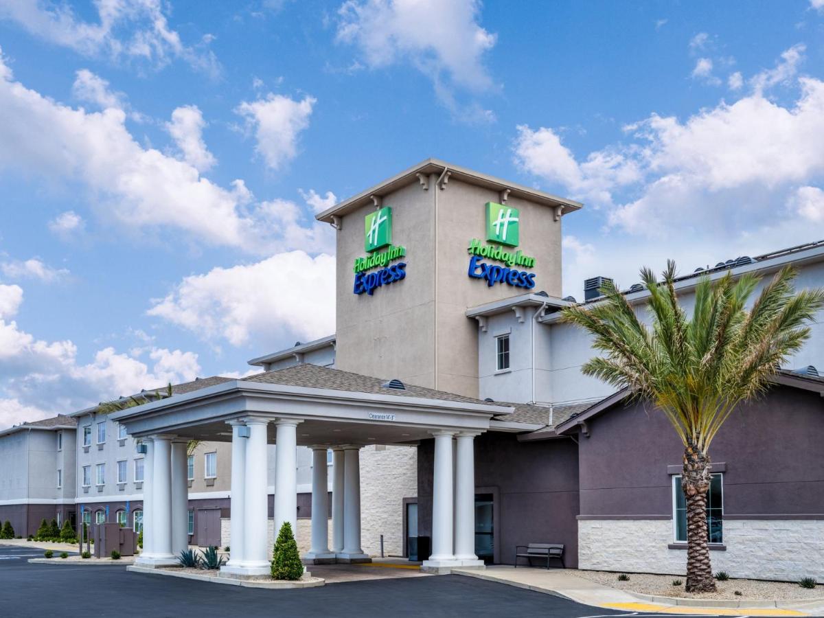 | Holiday Inn Express Lodi, an IHG Hotel