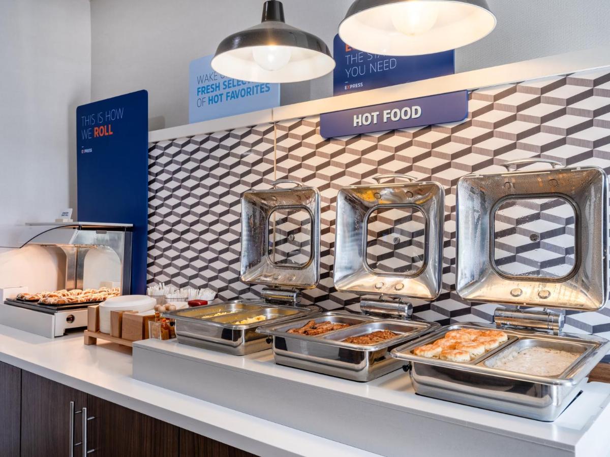 | Holiday Inn Express Lodi, an IHG Hotel