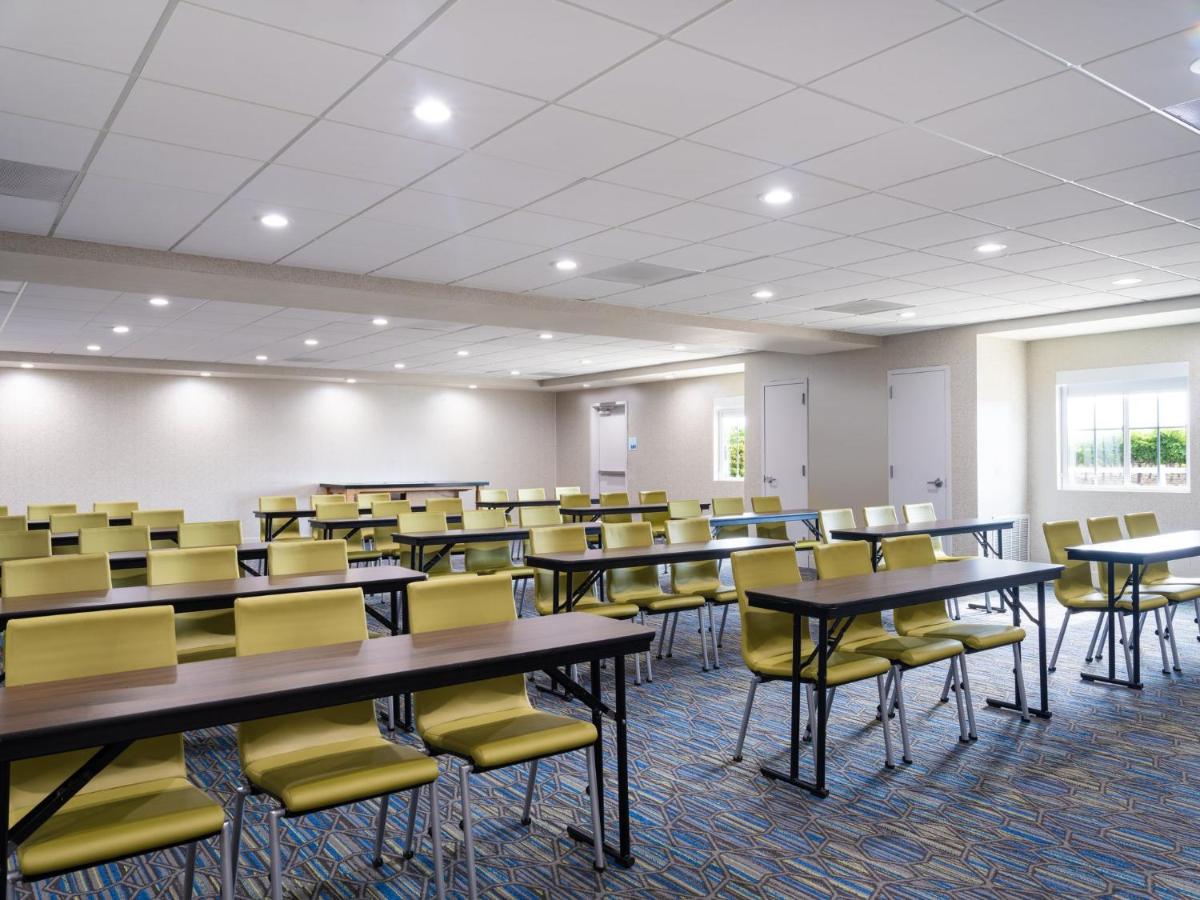 | Holiday Inn Express Lodi, an IHG Hotel