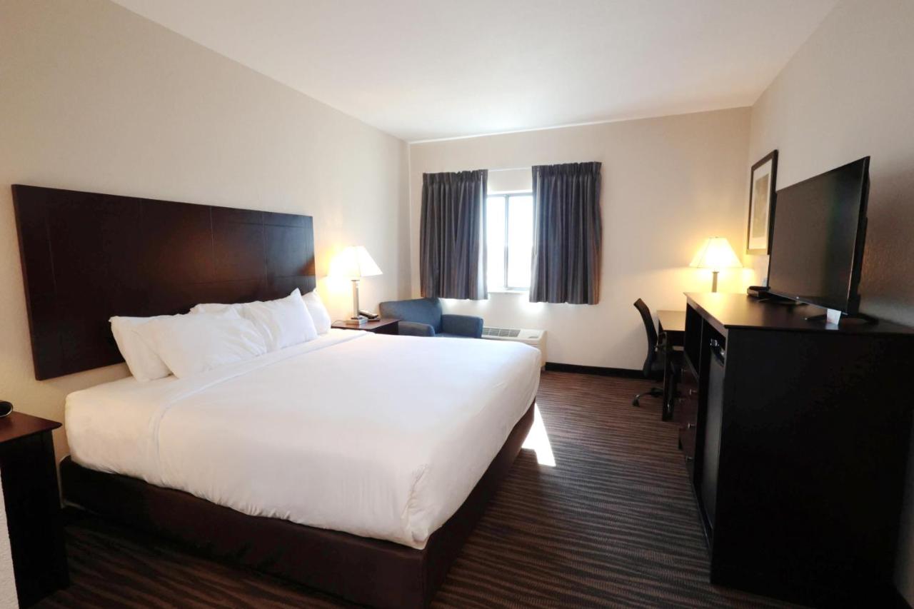 King Room at Cobblestone Inn & Suites - Maryville