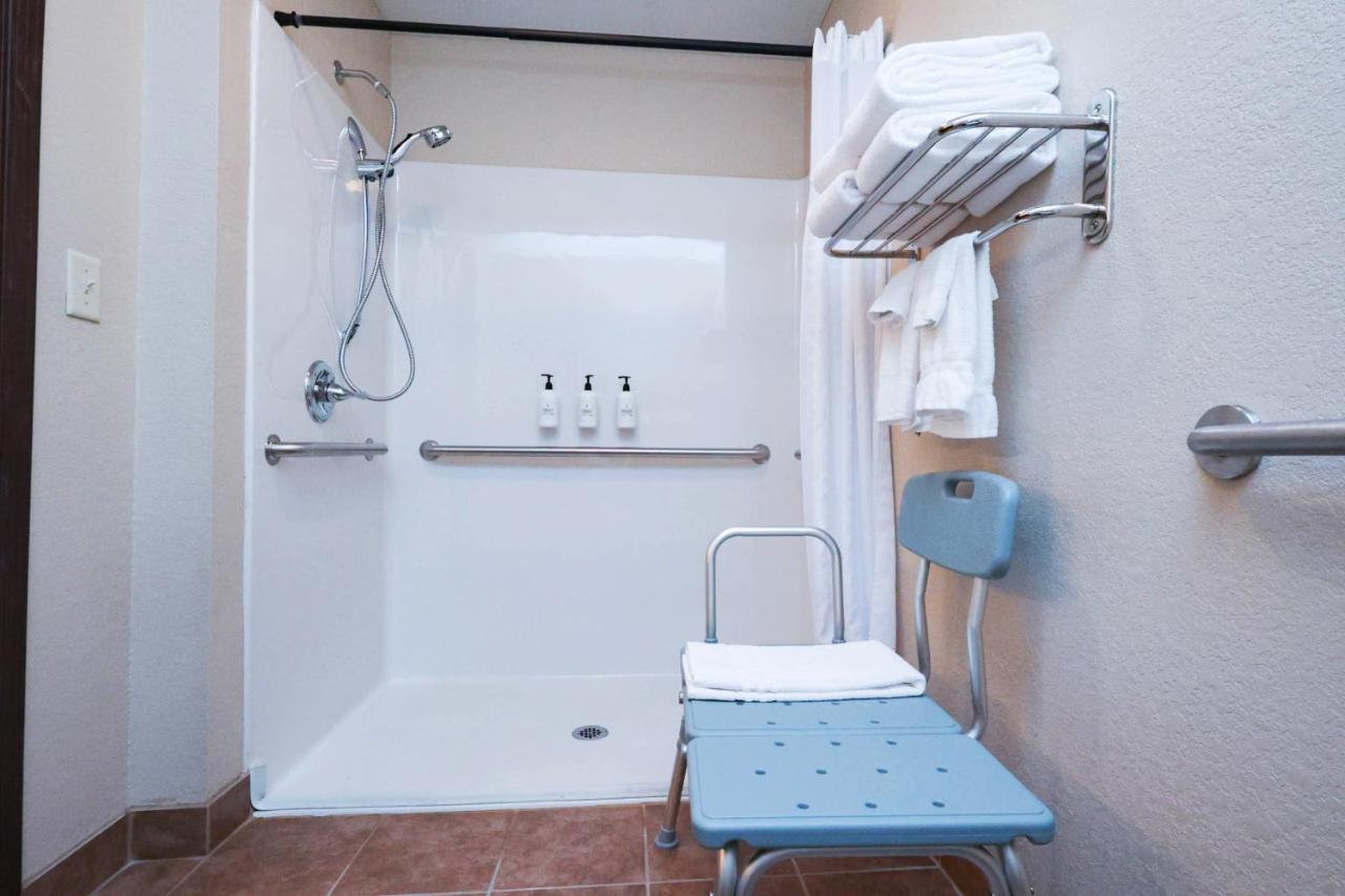 King Room with Roll-In Shower - Disability Access at Cobblestone Inn & Suites - Maryville