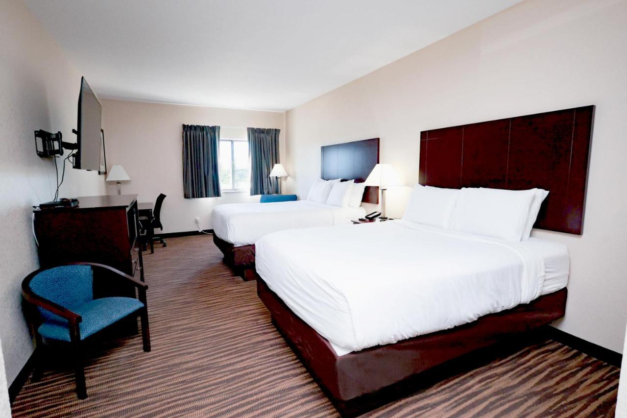 Queen Room with Two Queen Beds at Cobblestone Inn & Suites - Maryville