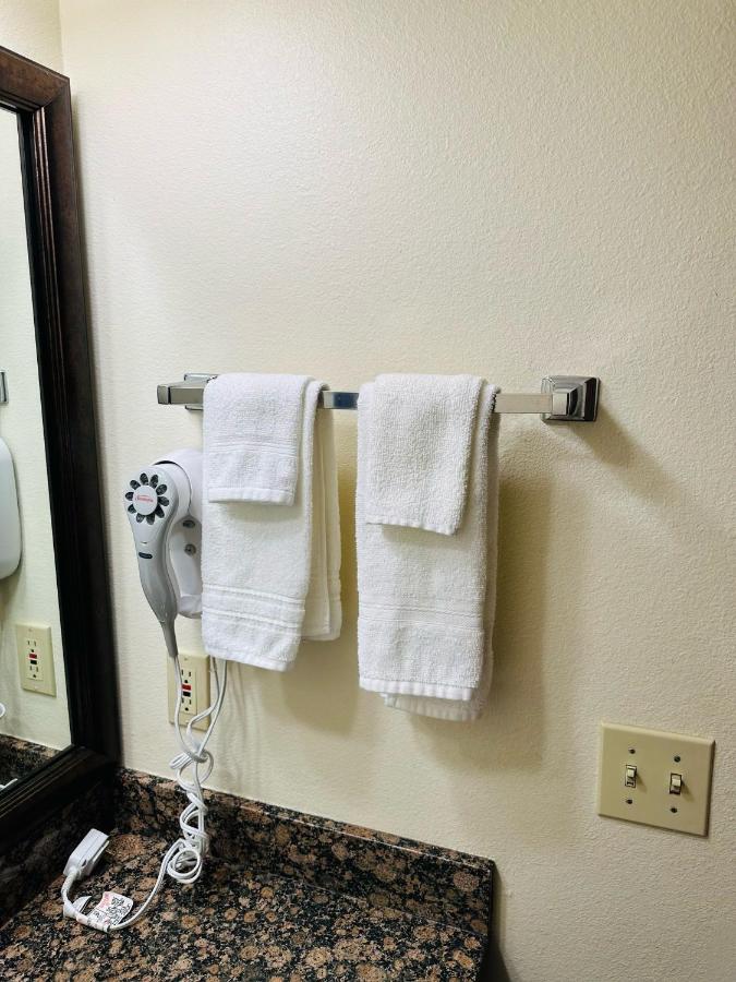  | AmericInn by Wyndham Grundy Center