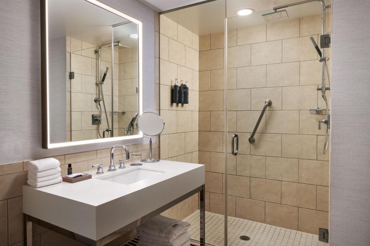 | The Westin Richmond