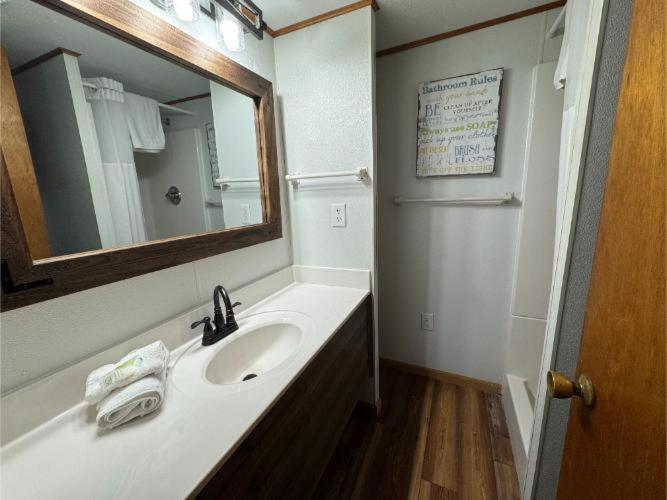 Three-Bedroom Lodge at Point View Resort