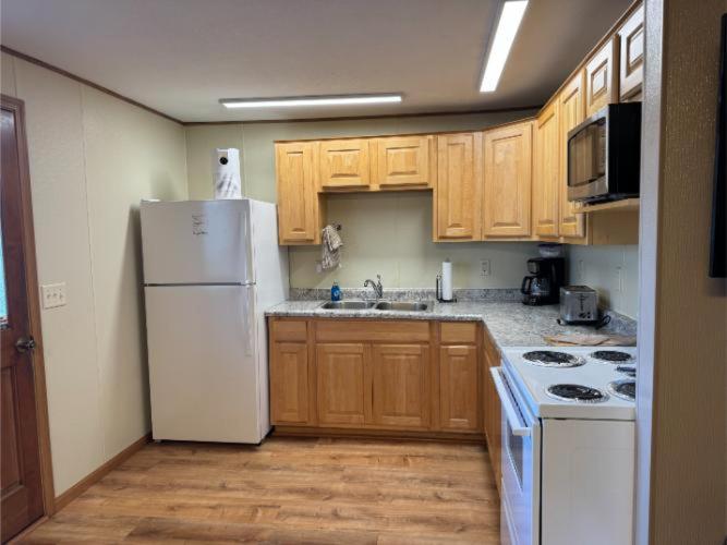 Three-Bedroom Cabin at Point View Resort
