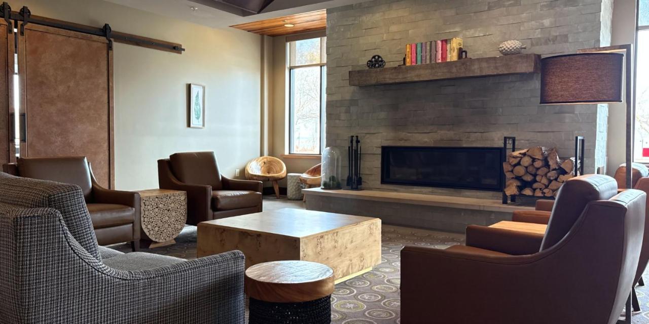 | Hotel Indigo Traverse City, an IHG Hotel