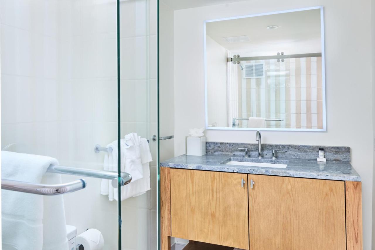 | Sea Crest Beach Hotel