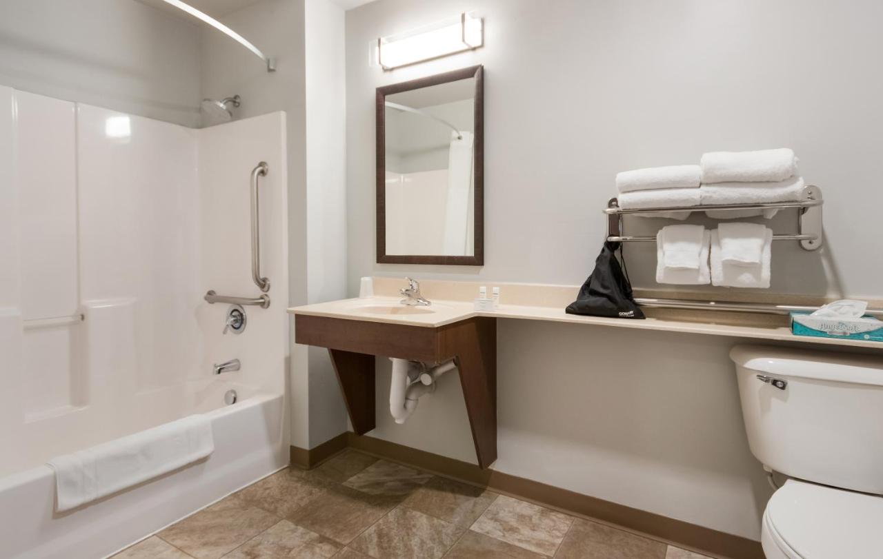Queen Room - Disability Access at My Place Hotel - Bozeman, MT