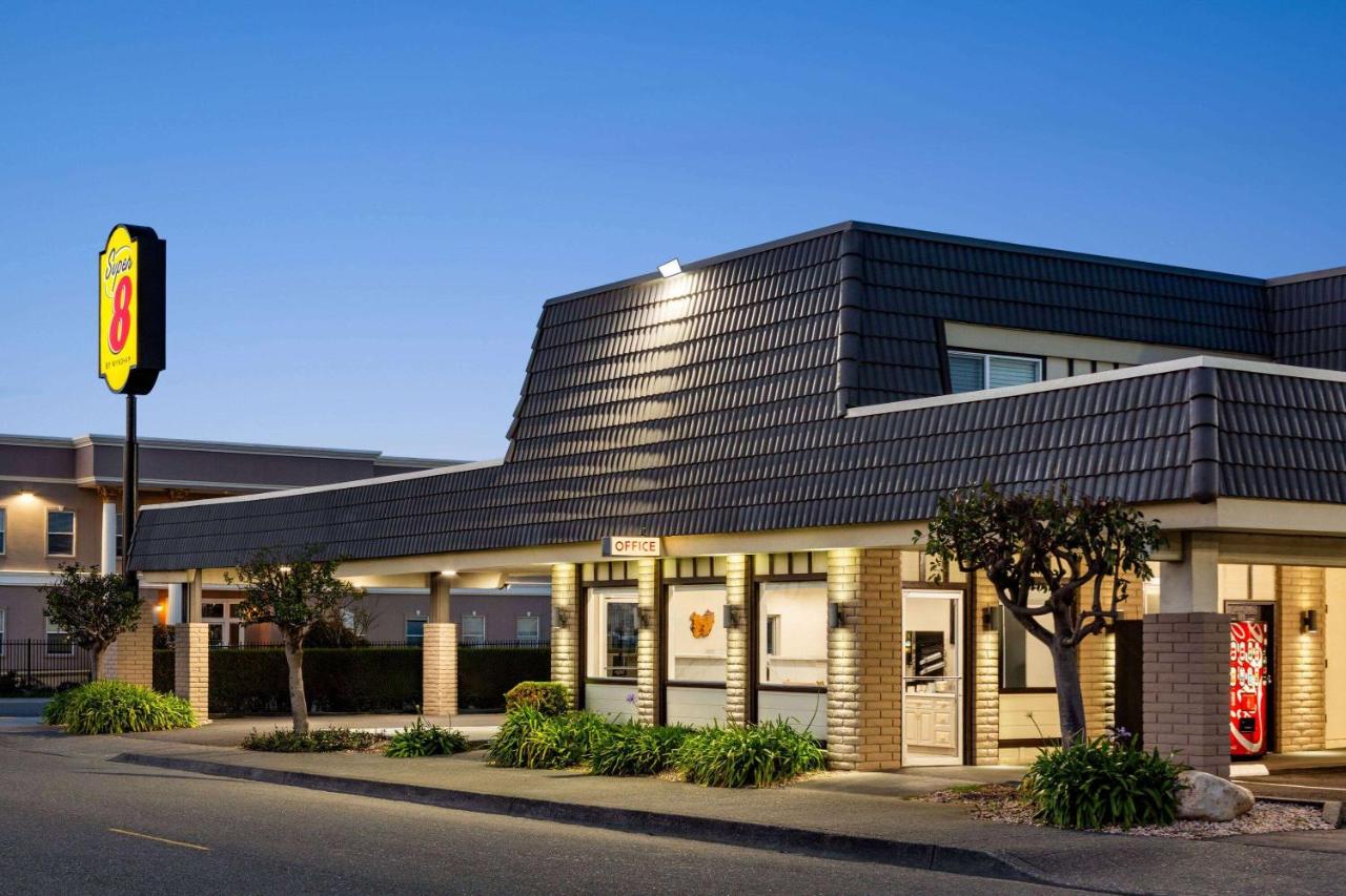| Super 8 by Wyndham Eureka